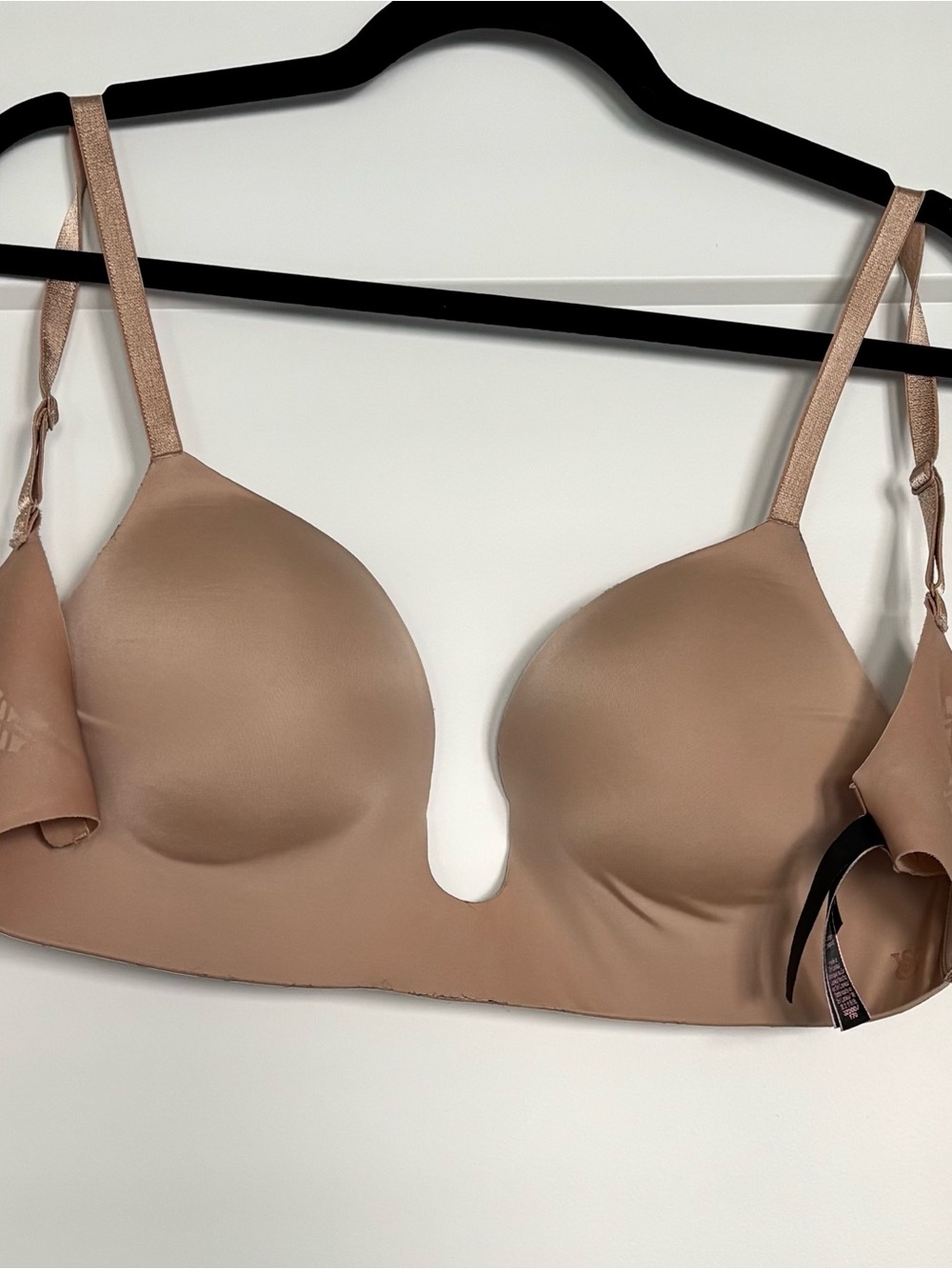Victoria's Secret Smooth Nude Push-Up Plunge Bra
